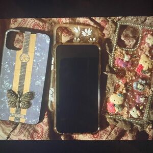 iPhone 11 64Gb Unlocked with cases